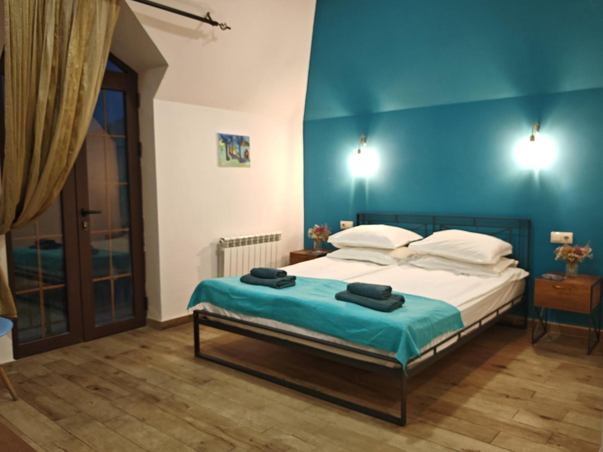Blur Inn Gallery Yerevan Exterior photo